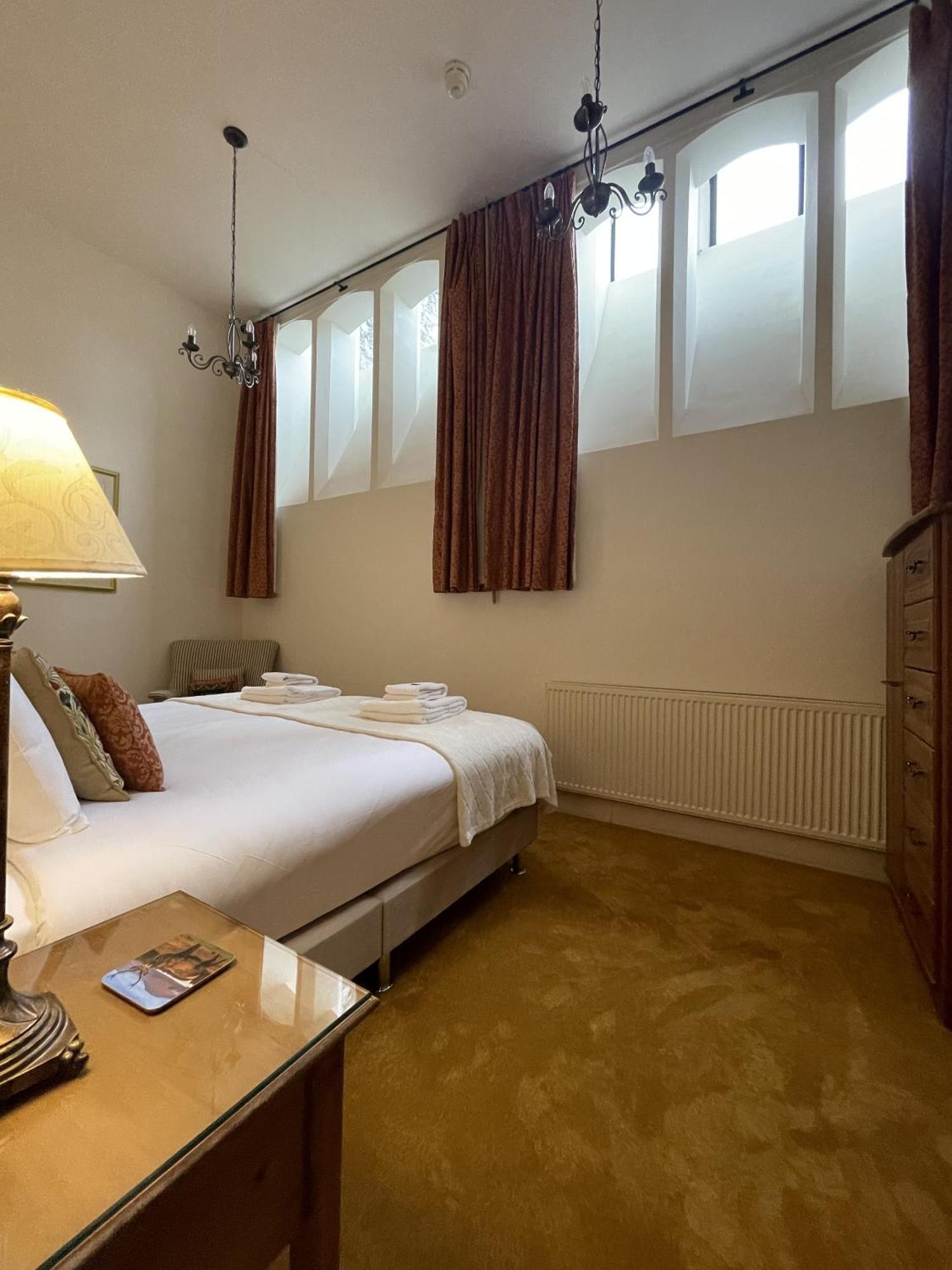 פורט אוגוסטוס The Classrooms, Loch Ness Abbey - 142M2 Lifestyle & Heritage Apartment - Pool & Spa - The Highland Club - Resort On Lake Shores מראה חיצוני תמונה