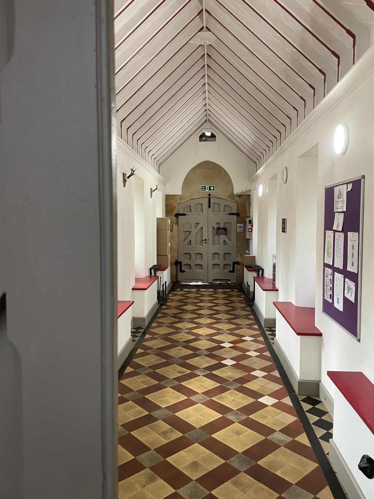 פורט אוגוסטוס The Classrooms, Loch Ness Abbey - 142M2 Lifestyle & Heritage Apartment - Pool & Spa - The Highland Club - Resort On Lake Shores מראה חיצוני תמונה