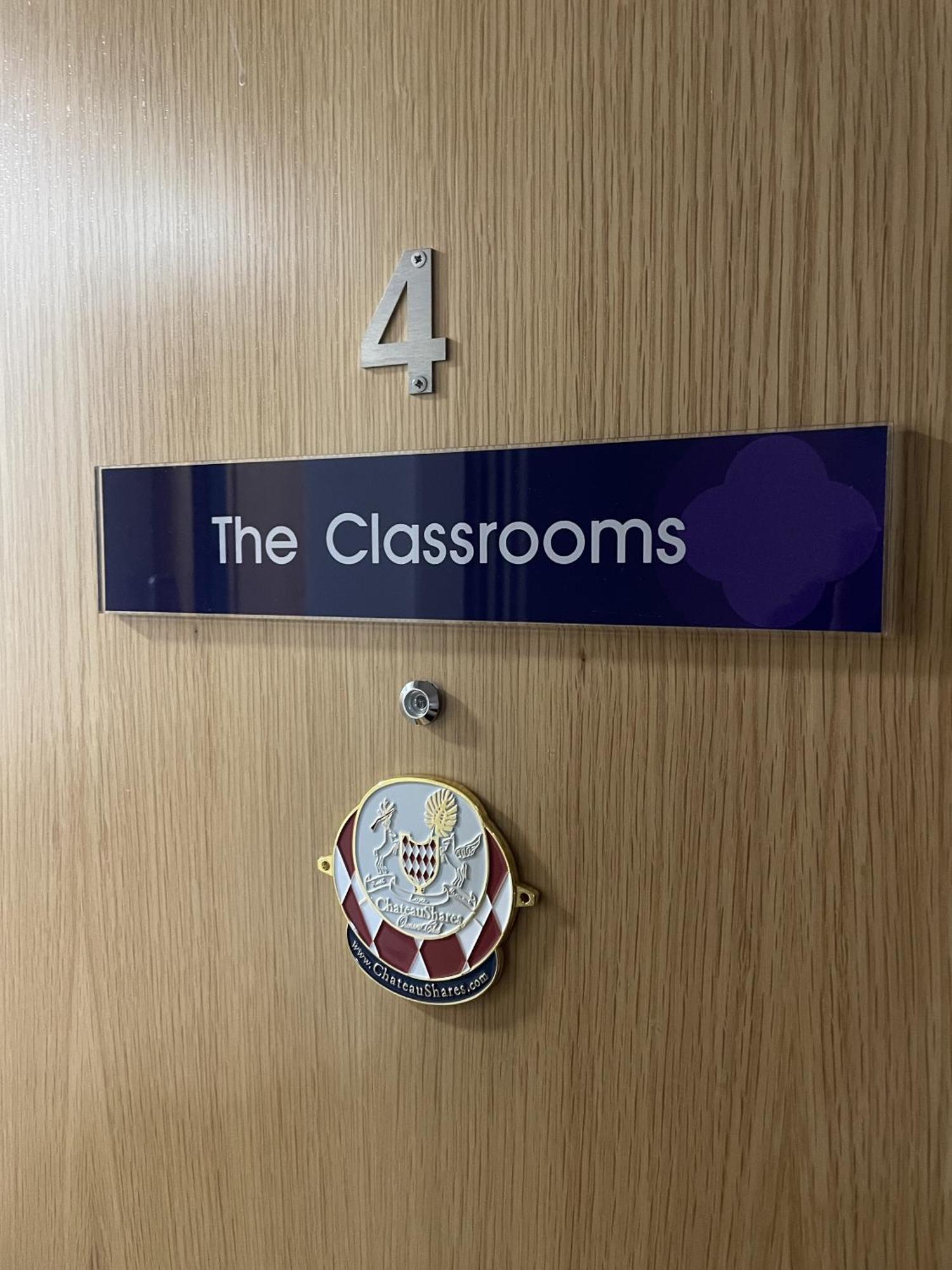 פורט אוגוסטוס The Classrooms, Loch Ness Abbey - 142M2 Lifestyle & Heritage Apartment - Pool & Spa - The Highland Club - Resort On Lake Shores מראה חיצוני תמונה