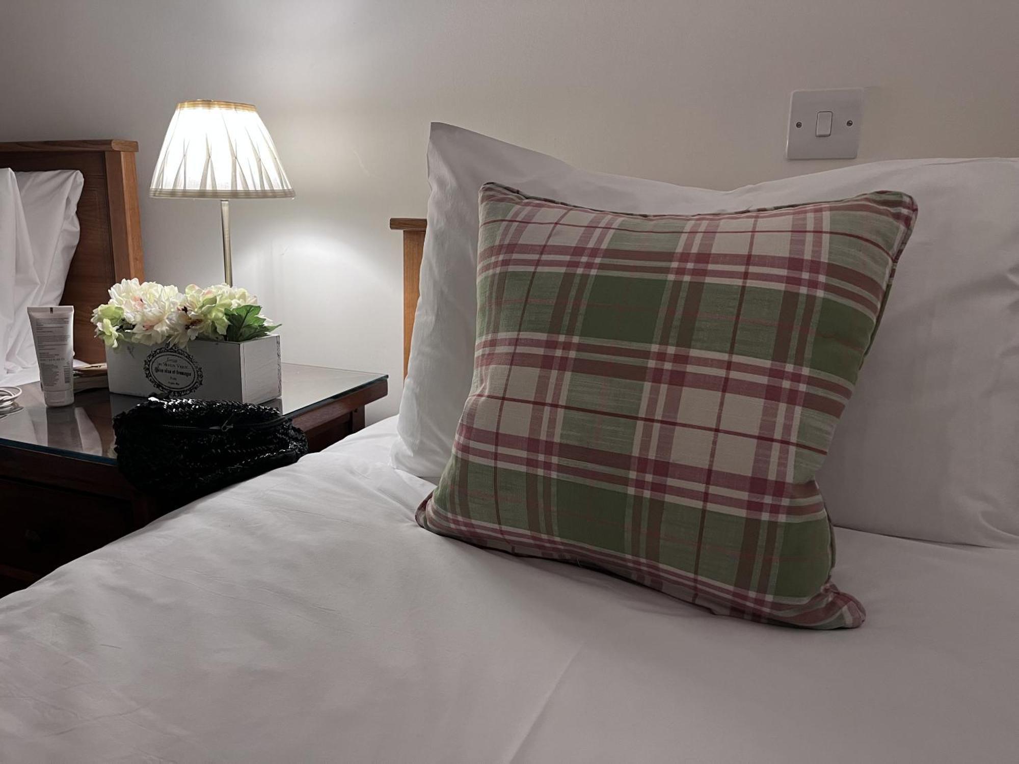 פורט אוגוסטוס The Classrooms, Loch Ness Abbey - 142M2 Lifestyle & Heritage Apartment - Pool & Spa - The Highland Club - Resort On Lake Shores מראה חיצוני תמונה